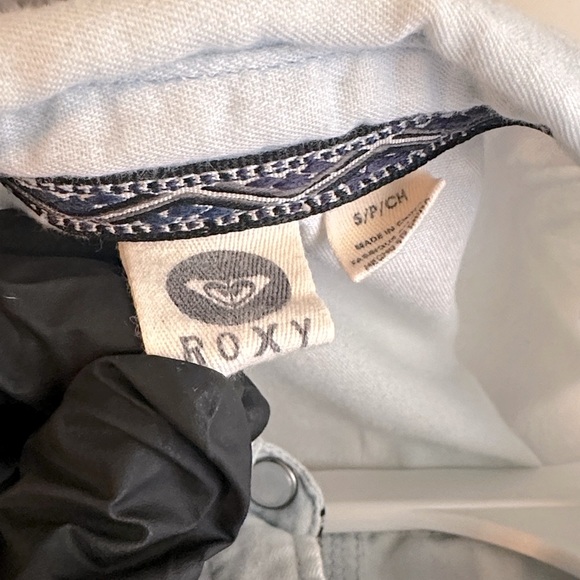 Roxy Light Blue Sleeveless Button Down Shirt Raw Hem Size S Pre Owned - Picture 2 of 6